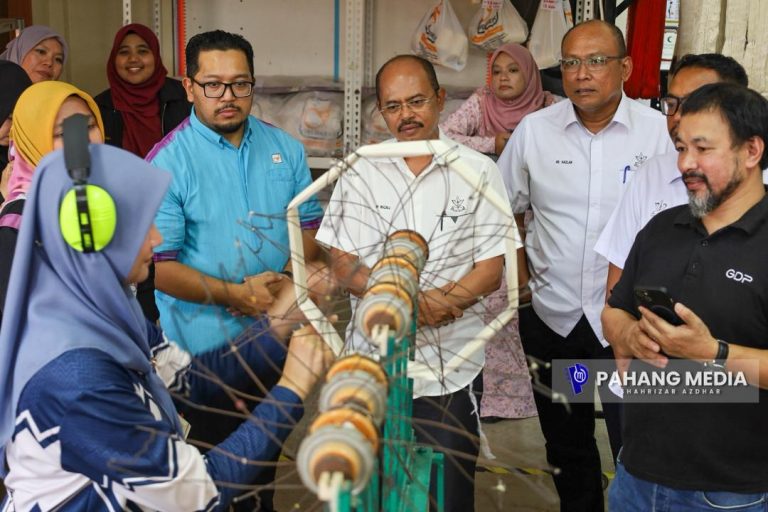 TENUN PAHANG BAKAL HIASI PANEL DINDING DEWAN NEGERI PPSAS