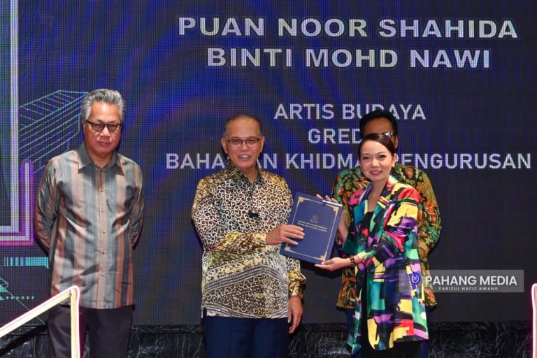 PENJAWAT AWAM BENTENG PERTAHAN MARUAH PENTADBIRAN KERAJAAN PAHANG