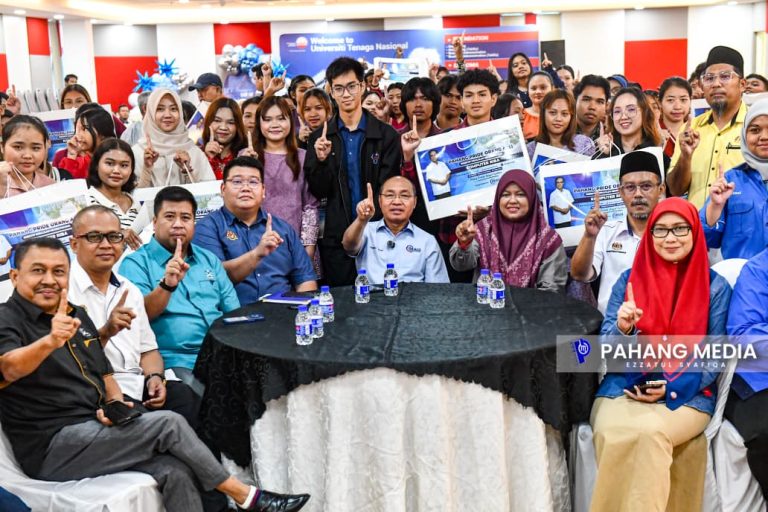 PROGRAM TRANSFORMASI DIGITAL KOMITMEN BERTERUSAN PERKASA GENERASI MUDA ORANG ASLI PAHANG