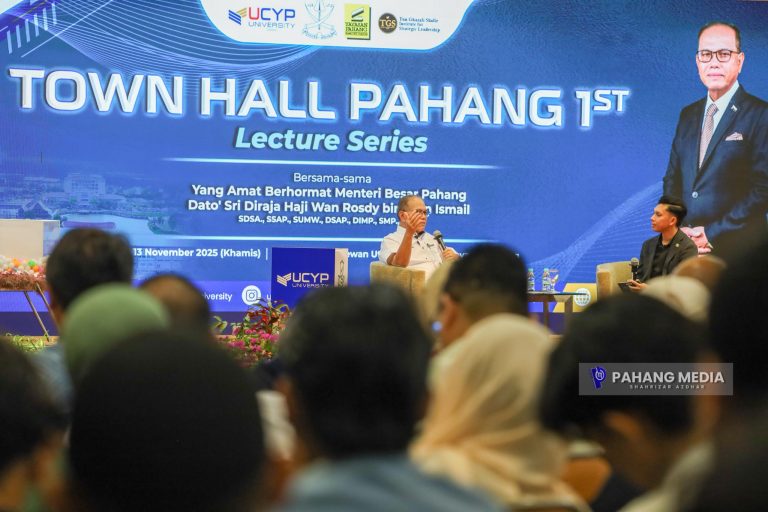 TOWNHALL PAHANG 1ST LECTURE SERIES SEMAI SEMANGAT KEPIMPINAN SERTA BENTUK JATI DIRI ANAK MUDA