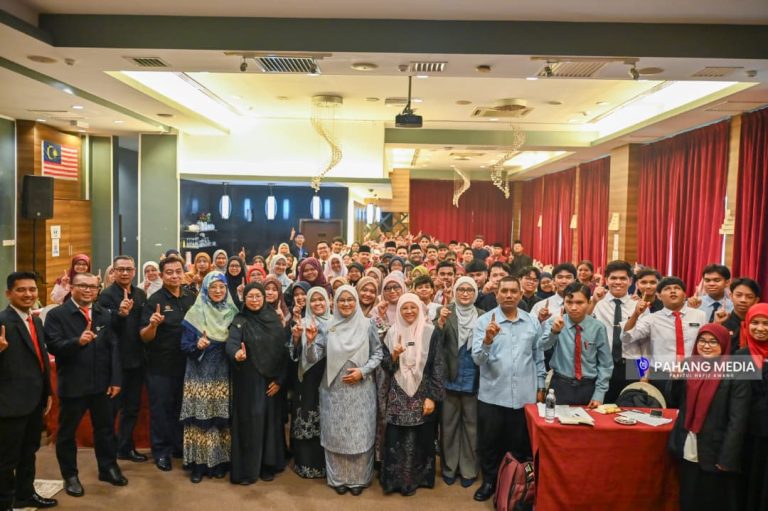 150 SERTAI SEMINAR SAHSIAH REMAJA ASPIRASI PAHANG, BENTUK JATI DIRI PELAJAR PRA-UNIVERSITI
