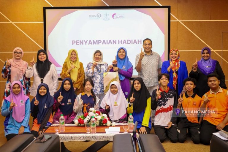 KERAJAAN NEGERI PERKASA PENDIDIKAN SERTA KEPIMPINAN MELALUI PROGRAM MYMALAYSIA SCAVENGER HUNT