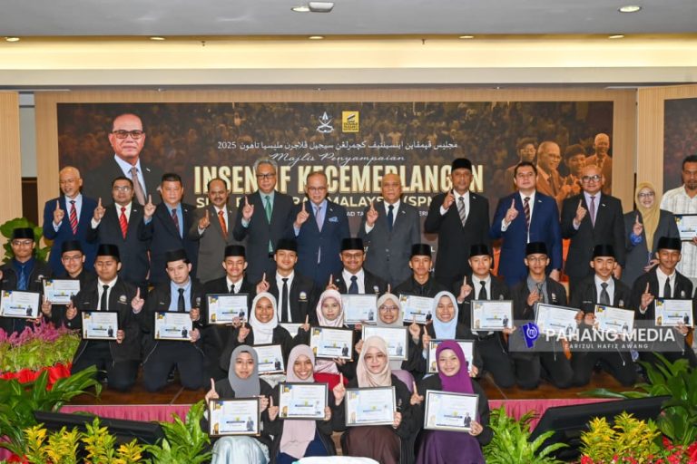 Kerajaan Pahang terus komited terhadap pendidikan, 66 pelajar tahfiz terima insentif RM1,500