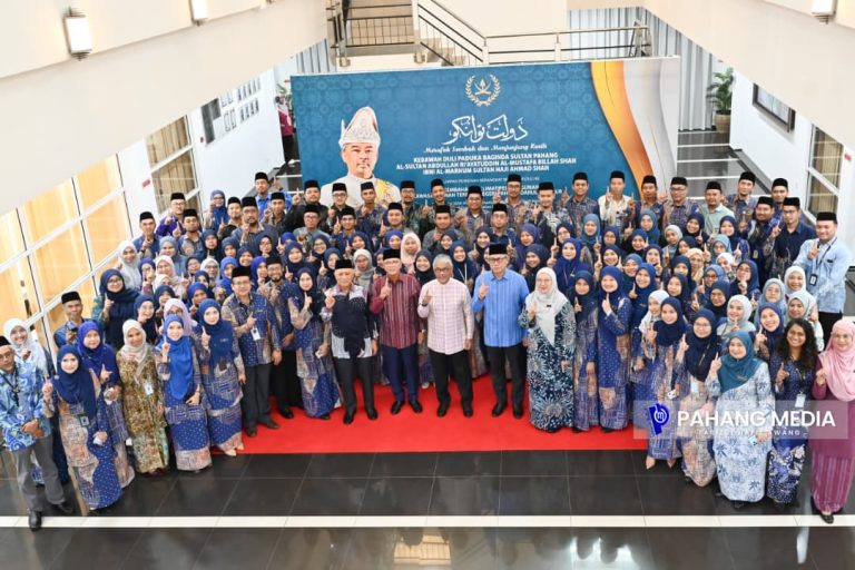 KDPB Al-Sultan Abdullah berkenan berangkat ke PTG, titah tanah terbiar dibangunkan