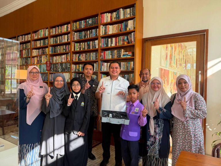 Dua murid SK Air Putih wakil negara ke pertandingan bertaraf antarabangsa