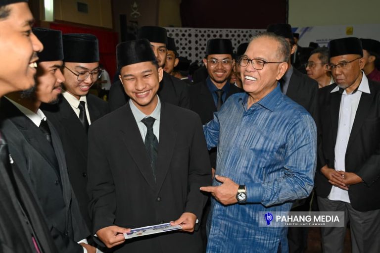 Pahang peruntuk RM300,000 bantu 300 mahasiswa melanjutkan pengajian ke luar negara