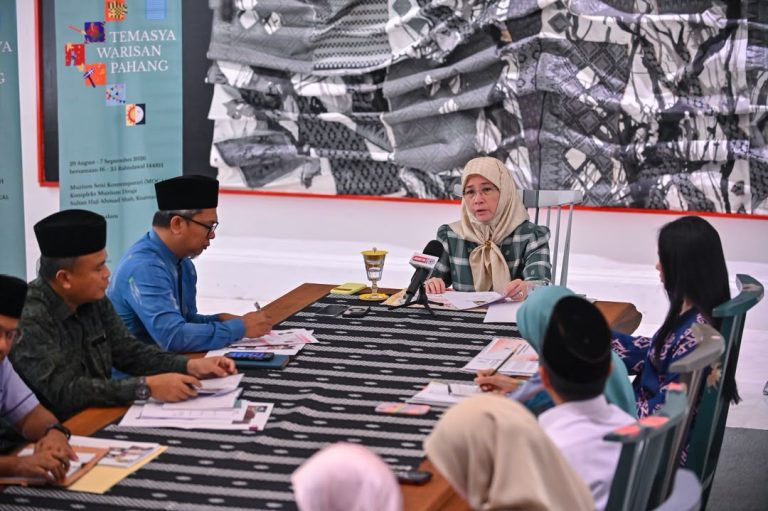 Piala Tengku Puteri Jihan khusus hargai bakat pelajar Tenun Pahang Diraja