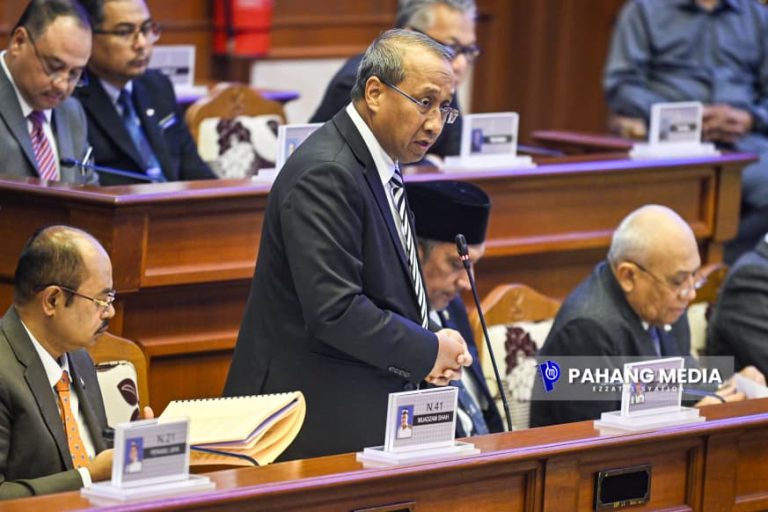 Sidang DUN : Kerja pembersihan longkang dan pemotongan rumput di IM 3, IM 4 dan perindustrian Semambu dilaksanakan secara berkala