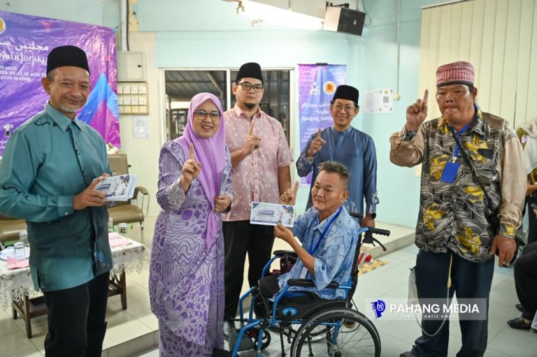 Kerajaan Pahang salur bantuan RM200 kepada lebih 100 mualaf di Bera