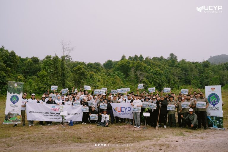 UCYP University tanam 300 pokok di Hutan Simpan Chini